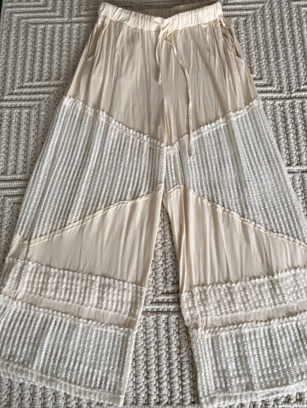 POL Cream Boho Wide-Leg Patchwork Pants. Large